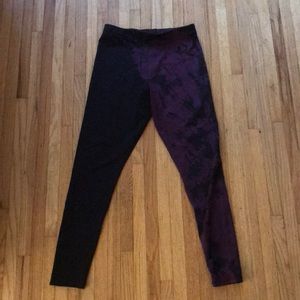 Daub and Design maroon and black leggings